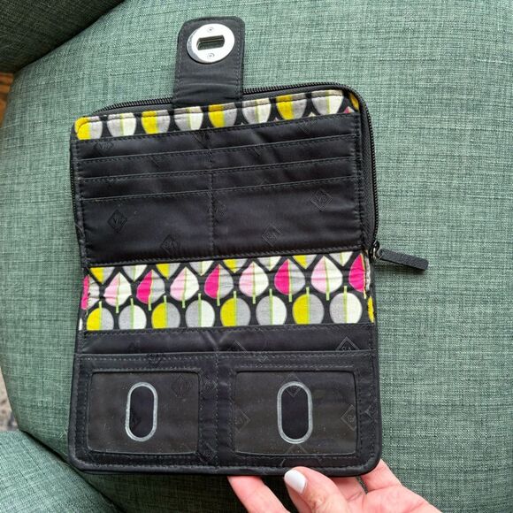 Vera Bradley Quilted Turn Lock RFID Clutch/Wallet in Black excellent used cond.! - Picture 5 of 8